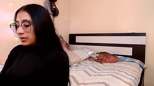 chika hellar online show from 06-18-26, 07:52