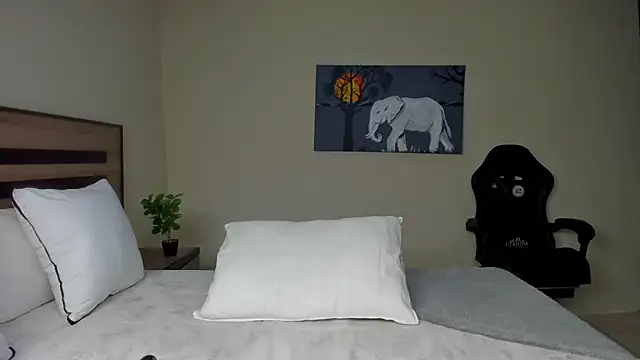 Renee-18 online show from 09-15-25, 10:32