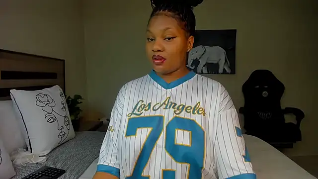 Renee-18 online show from 11-24-25, 10:10