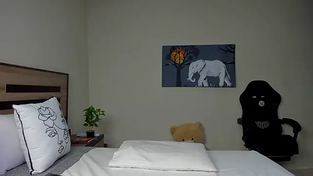 Renee-18 online show from 02-08-26, 04:10