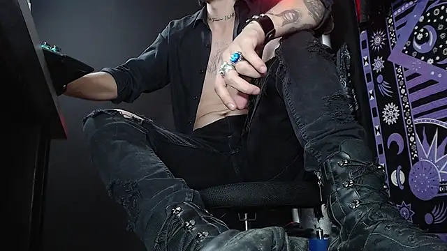 Dicaprioo  online show from 03-17-25, 10:08