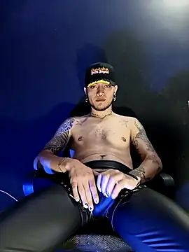 Dicaprioo  online show from 10-01-25, 01:33