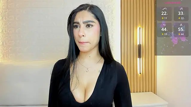 Snapshot of Emily_roux chatting on 03-14-26, 11:00 Emily roux online show from 03-14-26, 11:00