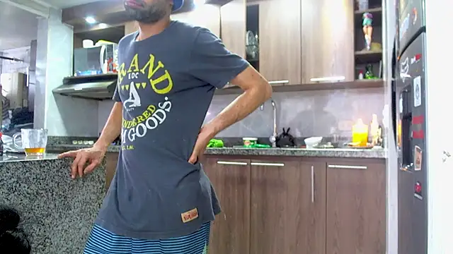 Snapshot of adan_eva960 chatting on 02-28-25, 02:09 adan eva960 online show from 02-28-25, 02:09