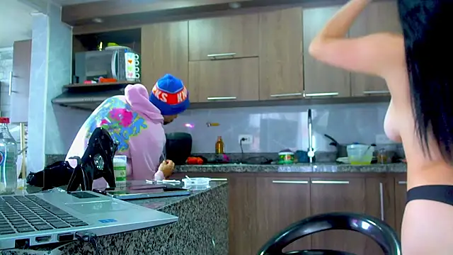 Snapshot of adan_eva960 chatting on 03-12-25, 06:53 adan eva960 online show from 03-12-25, 06:53