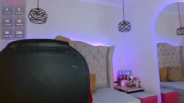 Charlotte Jones   online show from 12-22-25, 11:32