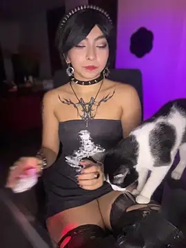 Snapshot of _Gothiccbitch_ chatting on 07-12-26, 04:57 Gothiccbitch online show from 07-12-26, 04:57