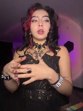 Snapshot of _Gothiccbitch_ chatting on 07-14-26, 04:28 Gothiccbitch online show from 07-14-26, 04:28