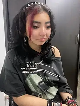 Snapshot of _Gothiccbitch_ chatting on 12-17-24, 10:55  Gothiccbitch  online show from 12-17-24, 10:55