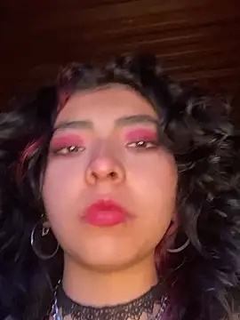 Snapshot of _Gothiccbitch_ chatting on 02-15-25, 01:53  Gothiccbitch  online show from 02-15-25, 01:53