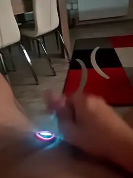 Szeltolo001 online show from 04-18-26, 02:25