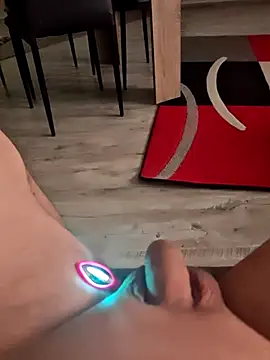 Szeltolo001 online show from 01-11-26, 03:02