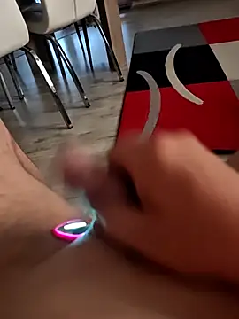 Szeltolo001 online show from 04-06-26, 04:08