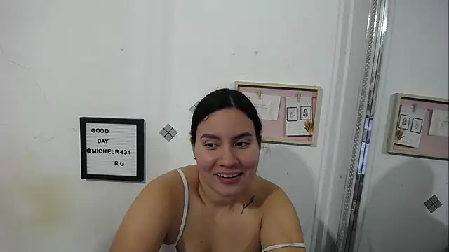 Snapshot of Mia__reys chatting on 10-14-25, 02:34 Mia reys online show from 10-14-25, 02:34