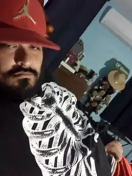 GILBERTHOR92 online show from 12-18-25, 08:52