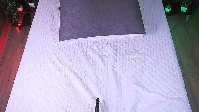 Snapshot of RaquelLust chatting on 03-13-25, 07:42 RaquelLust online show from 03-13-25, 07:42