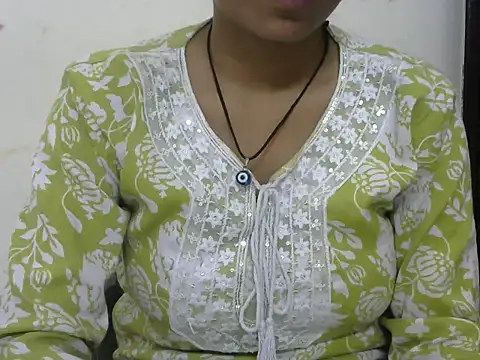 momo lov online show from 10-04-25, 04:36