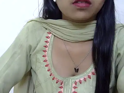 momo lov online show from 03-18-25, 05:12