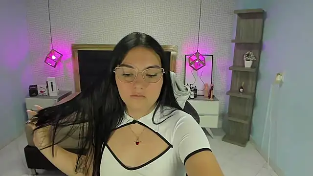 Snapshot of delilaquinn chatting on 02-04-25, 12:22 delilaquinn online show from 02-04-25, 12:22