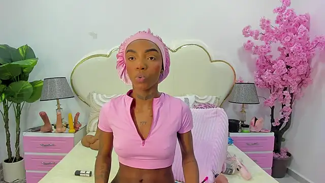 Snapshot of CahitlinBell chatting on 02-13-26, 06:13 CahitlinBell online show from 02-13-26, 06:13