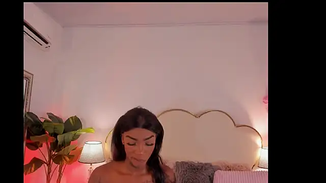 Snapshot of CahitlinBell chatting on 02-10-26, 05:17 CahitlinBell online show from 02-10-26, 05:17