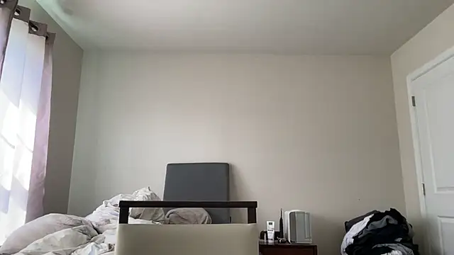 SluggishChase99 online show from 04-15-26, 03:27