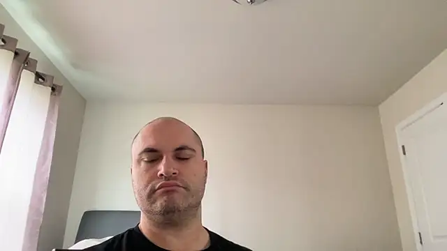 SluggishChase99 online show from 05-27-26, 03:41