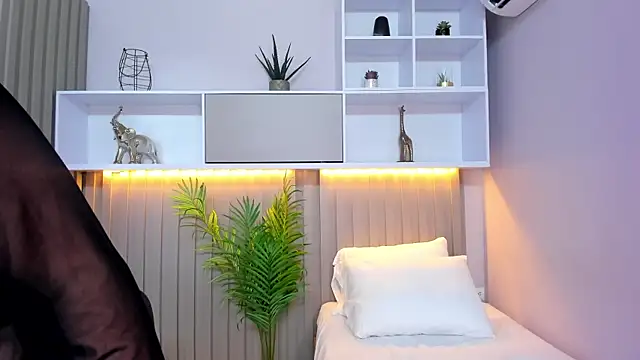 dahianthompson online show from 11-22-25, 08:29