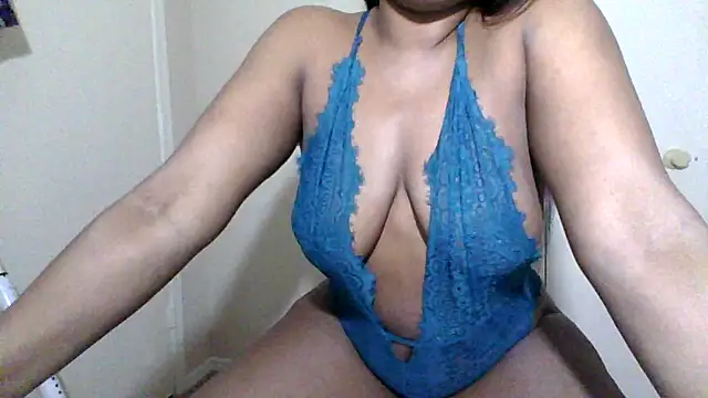 Snapshot of CaylenGee chatting on 03-20-25, 01:02 CaylenGee online show from 03-20-25, 01:02