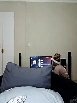 PerfectionBerrie online show from 10-20-25, 04:36