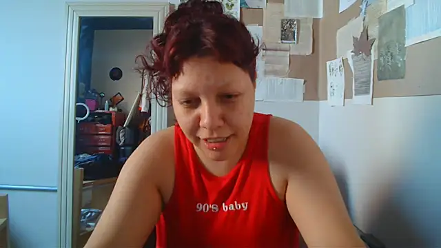 Snapshot of bbyedarling chatting on 09-21-25, 04:45 bbyedarling online show from 09-21-25, 04:45