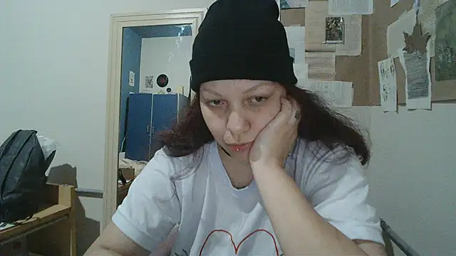 Snapshot of bbyedarling chatting on 10-16-25, 02:42 bbyedarling online show from 10-16-25, 02:42