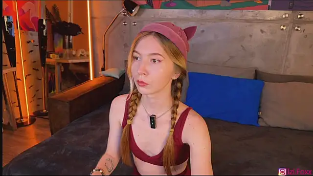 izi-fox online show from 09-18-25, 04:10