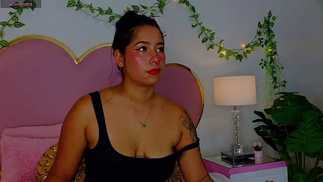 EmmaCrush online show from 11-13-25, 09:40