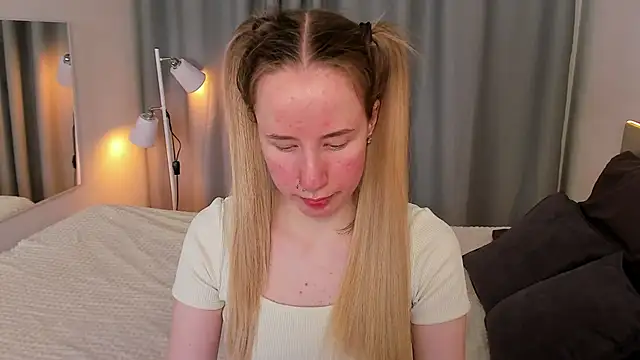 Snapshot of Cassie_Kelman chatting on 03-16-25, 03:14 Cassie Kelman online show from 03-16-25, 03:14