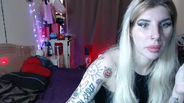 Snapshot of BLACKPeonyy chatting on 10-18-25, 07:32 BLACKPeonyy online show from 10-18-25, 07:32