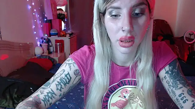 Snapshot of BLACKPeonyy chatting on 09-28-25, 02:57 BLACKPeonyy online show from 09-28-25, 02:57