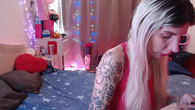 Snapshot of BLACKPeonyy chatting on 09-21-25, 11:37 BLACKPeonyy online show from 09-21-25, 11:37
