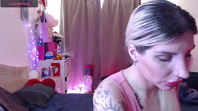Snapshot of BLACKPeonyy chatting on 09-10-25, 05:50 BLACKPeonyy online show from 09-10-25, 05:50