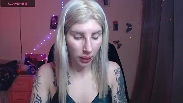 Snapshot of BLACKPeonyy chatting on 01-14-25, 10:44 BLACKPeonyy online show from 01-14-25, 10:44