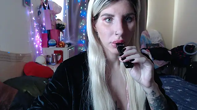 Snapshot of BLACKPeonyy chatting on 09-13-25, 05:51 BLACKPeonyy online show from 09-13-25, 05:51
