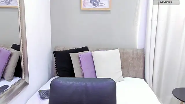  alaiasmile  online show from 11-23-25, 03:55