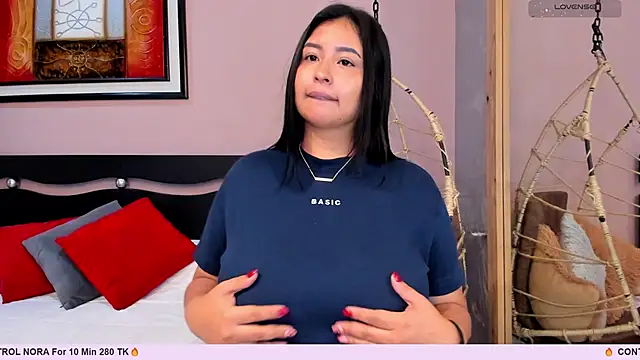  alaiasmile  online show from 11-07-25, 11:48