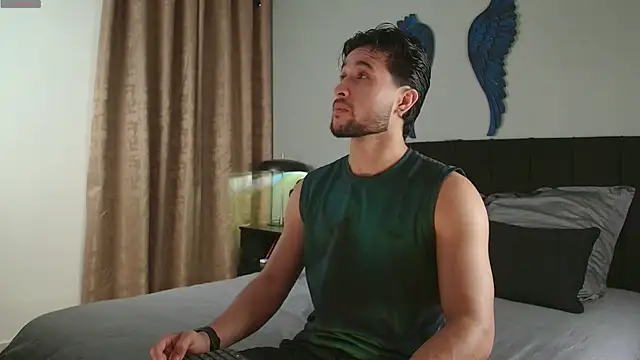 Snapshot of Valentinoford chatting on 02-14-26, 12:11 Valentinoford online show from 02-14-26, 12:11