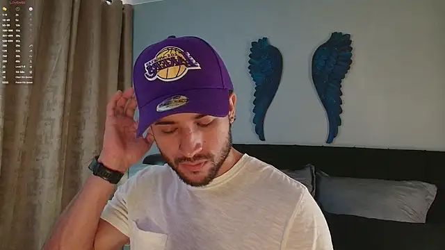 Snapshot of Valentinoford chatting on 02-25-26, 09:14 Valentinoford online show from 02-25-26, 09:14