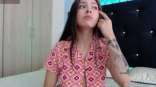 Snapshot of evatits_1 chatting on 02-17-26, 12:24 evatits 1 online show from 02-17-26, 12:24