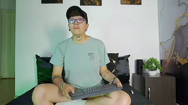 alex noa online show from 04-21-26, 08:04