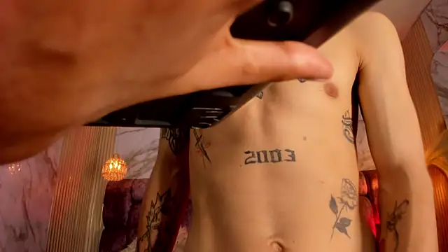 kendalltaylorr online show from 04-12-26, 03:10