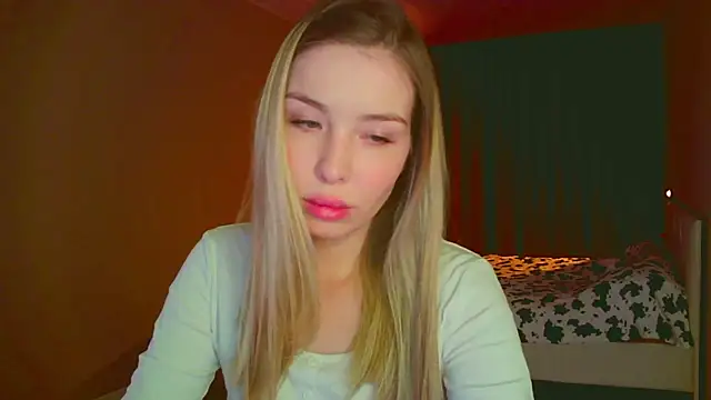 mia raspberrie online show from 02-06-25, 02:22