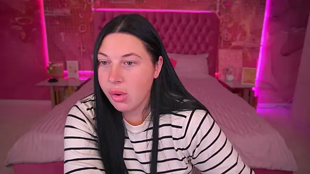 ArianaDarkk online show from 10-18-25, 07:49